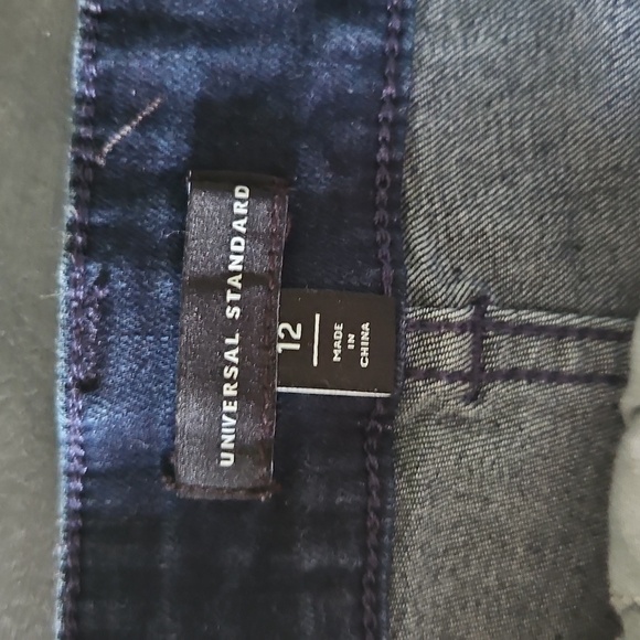 Universal Standard Dark Blue Jean Shorts - Picture 2 of 3